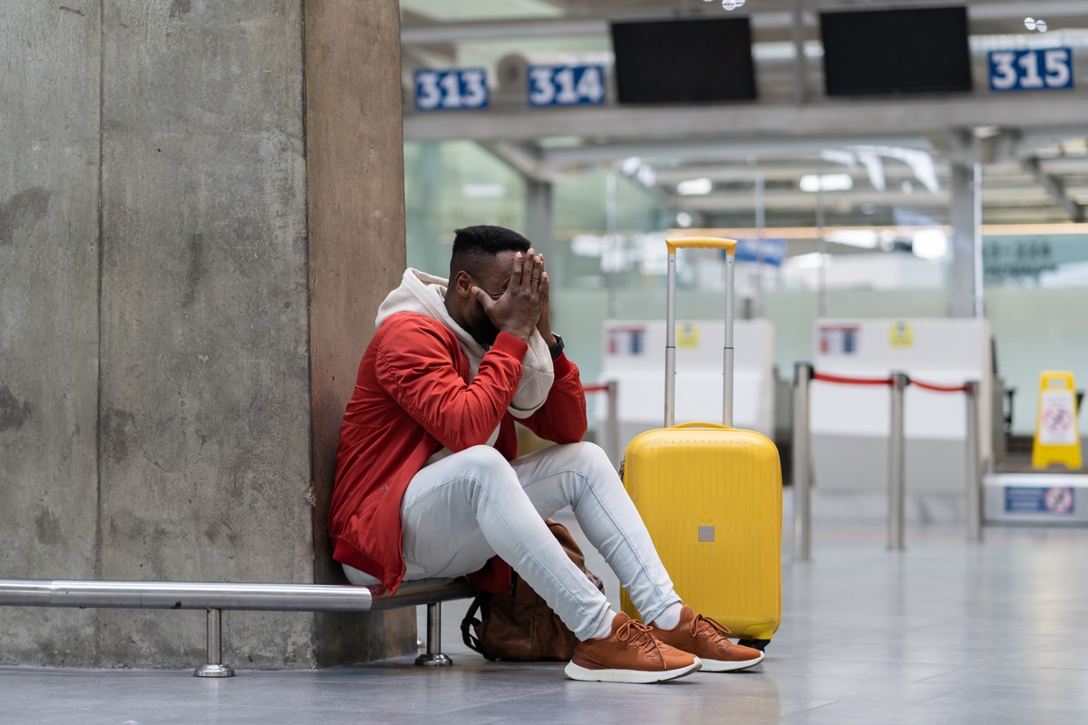 Índice de passageiros afetados por cancelamentos de voos no Brasil dispara em 2022, aponta levantamento da AirHelp