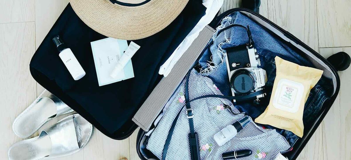 Koffer packen für den Flug: die besten Tipps für Reisen ohne Packstress