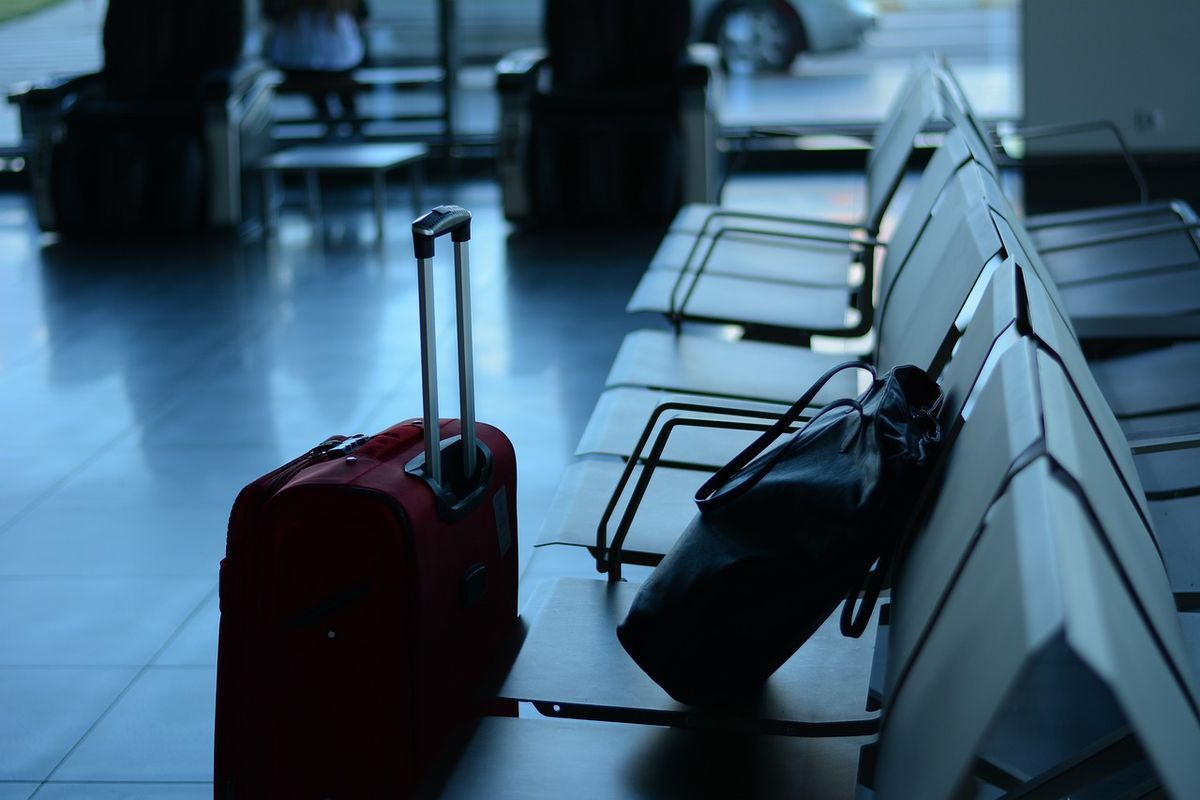 Obiecte interzise în bagajul de mână: Cu ce nu ai voie în avion