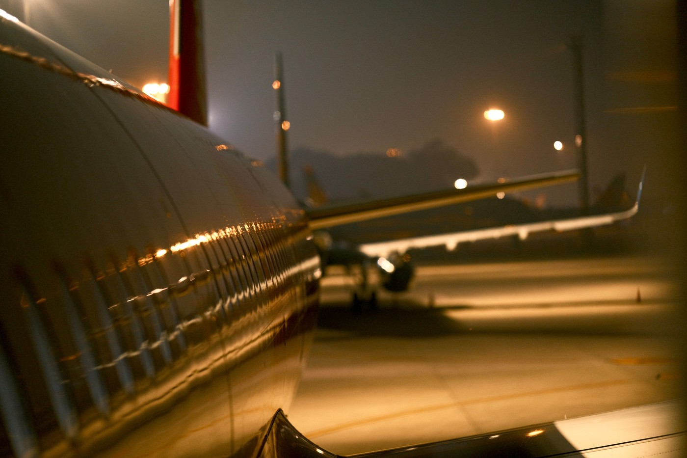 View of the wing from the front of the airplane